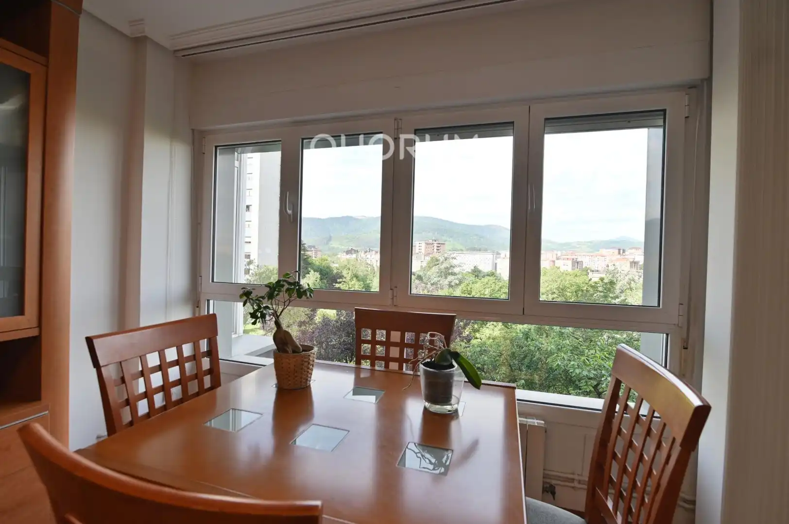 Comedor de Piso en venta en Bilbao  con Calefacción y Amueblado