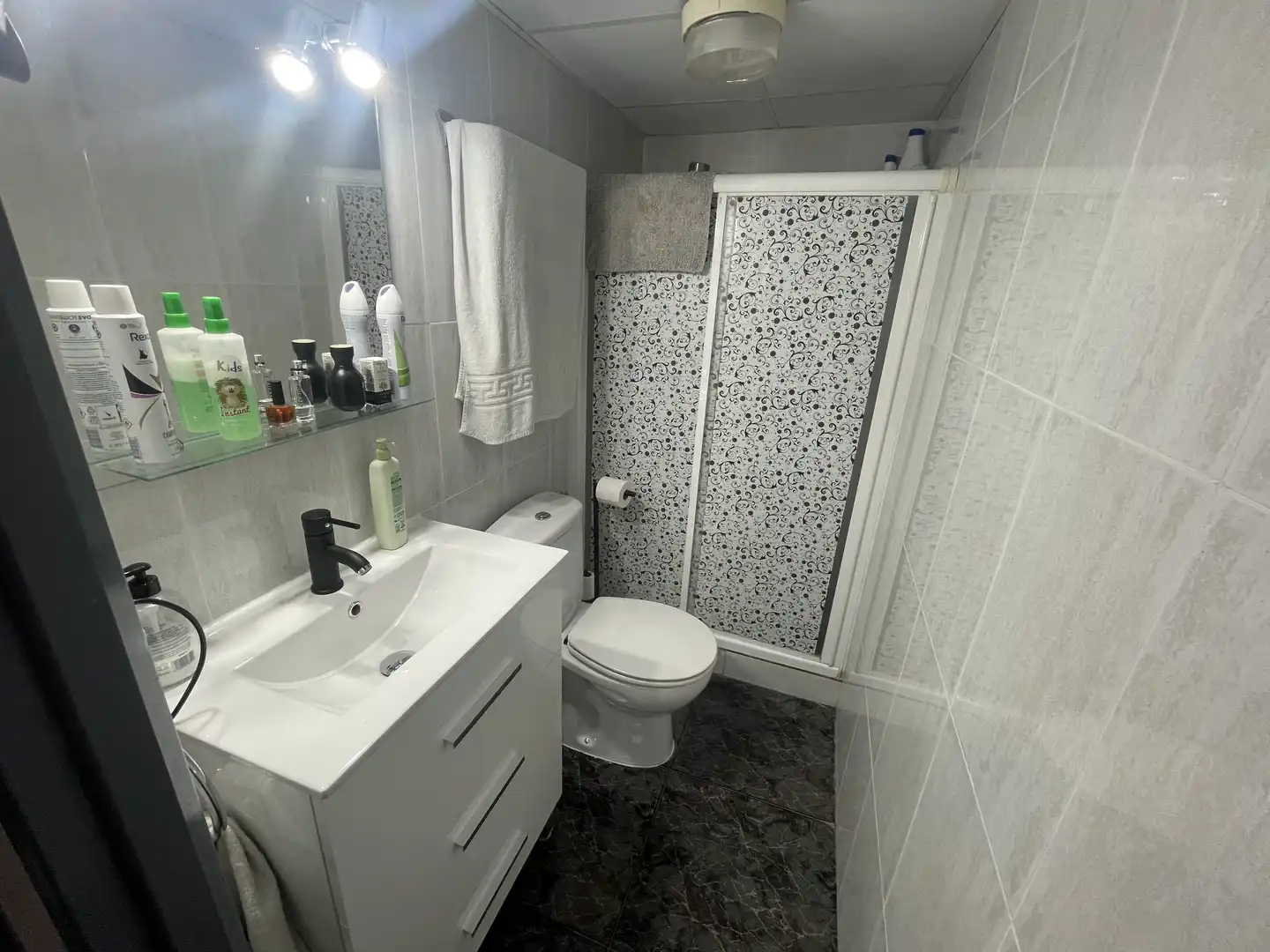 Bathroom of Houses for sale in Olot  with Air Conditioner, Heating and Private garden