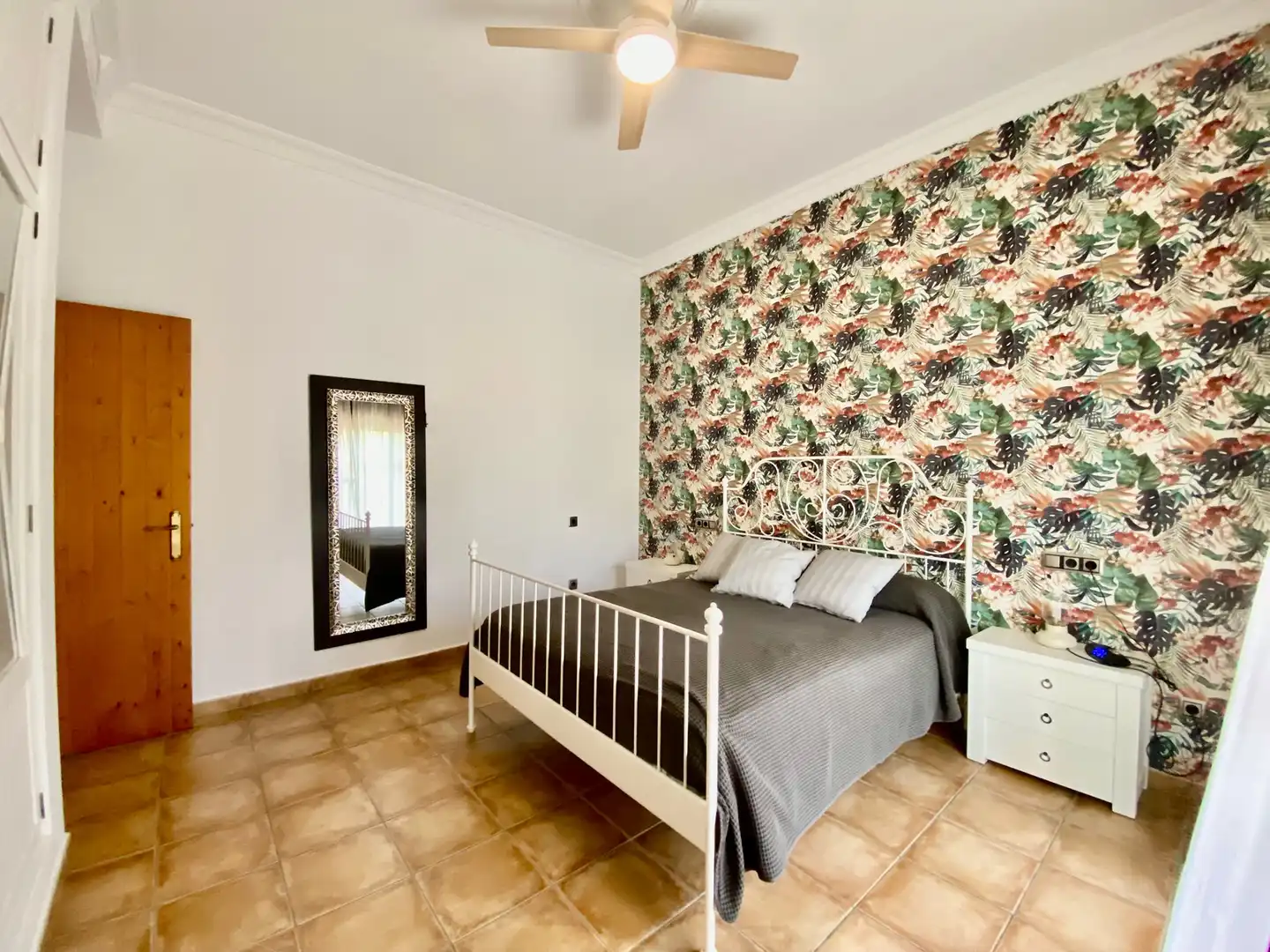 Dormitori de Casa o xalet en venda en Alcalá de Guadaira amb Calefacció, Jardí privat i Terrassa