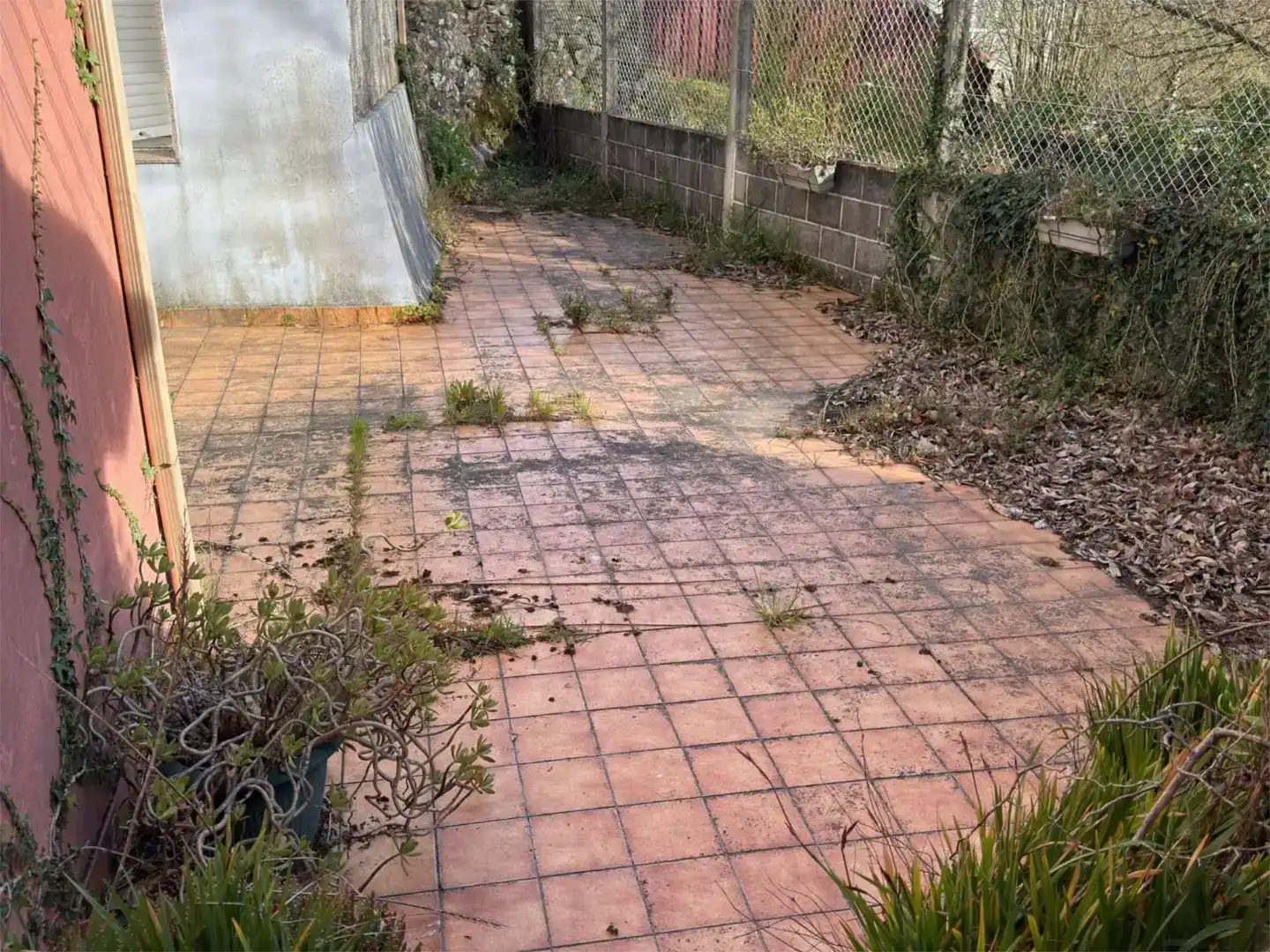 Jardí de Casa adosada en venda en Carballedo amb Parquet, Traster i Moblat