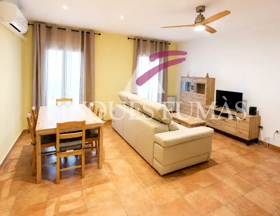 Living room of Flat for sale in Cervera  with Air Conditioner, Heating and Furnished