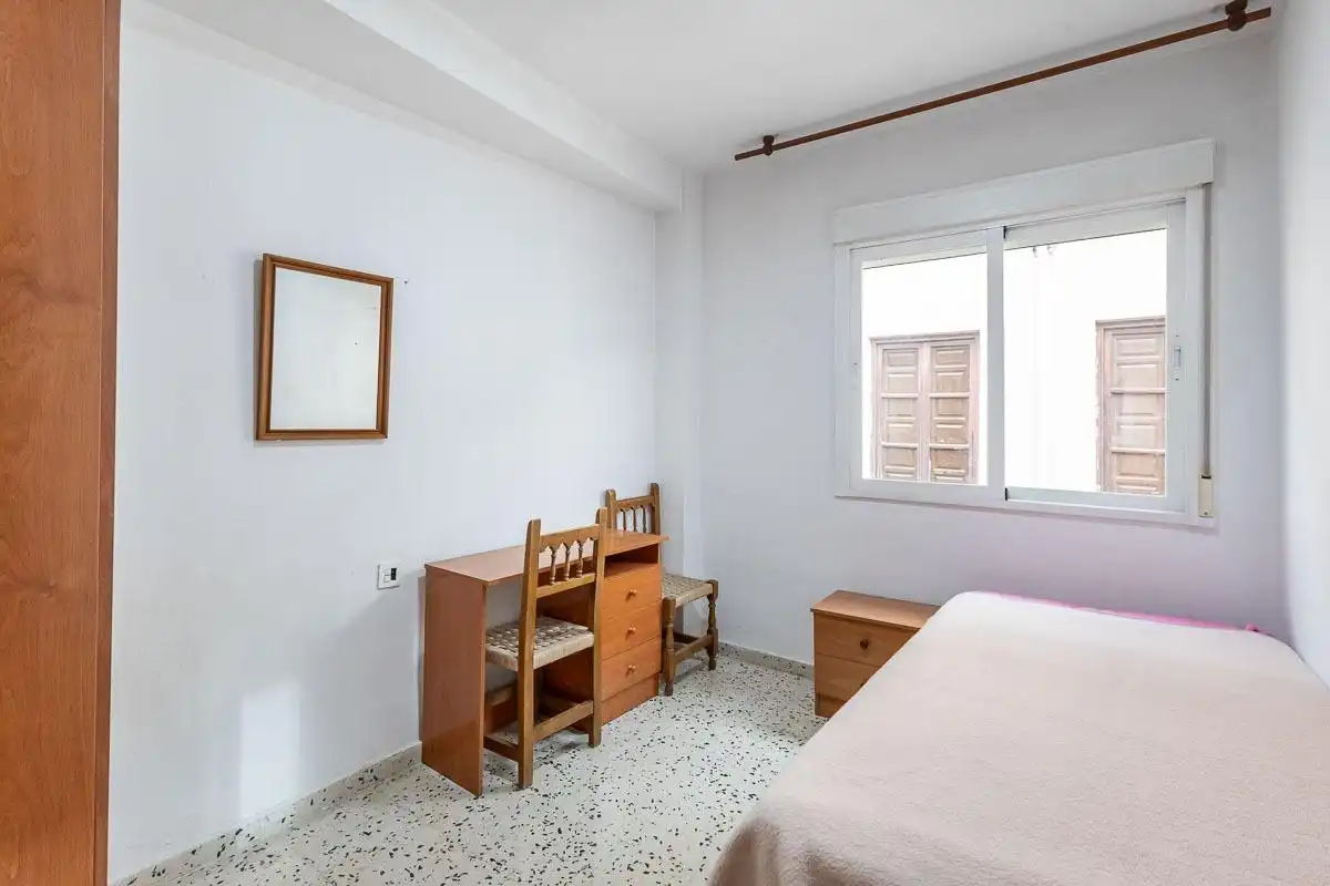 Bedroom of Flat for sale in Granada  with Furnished and Balcony