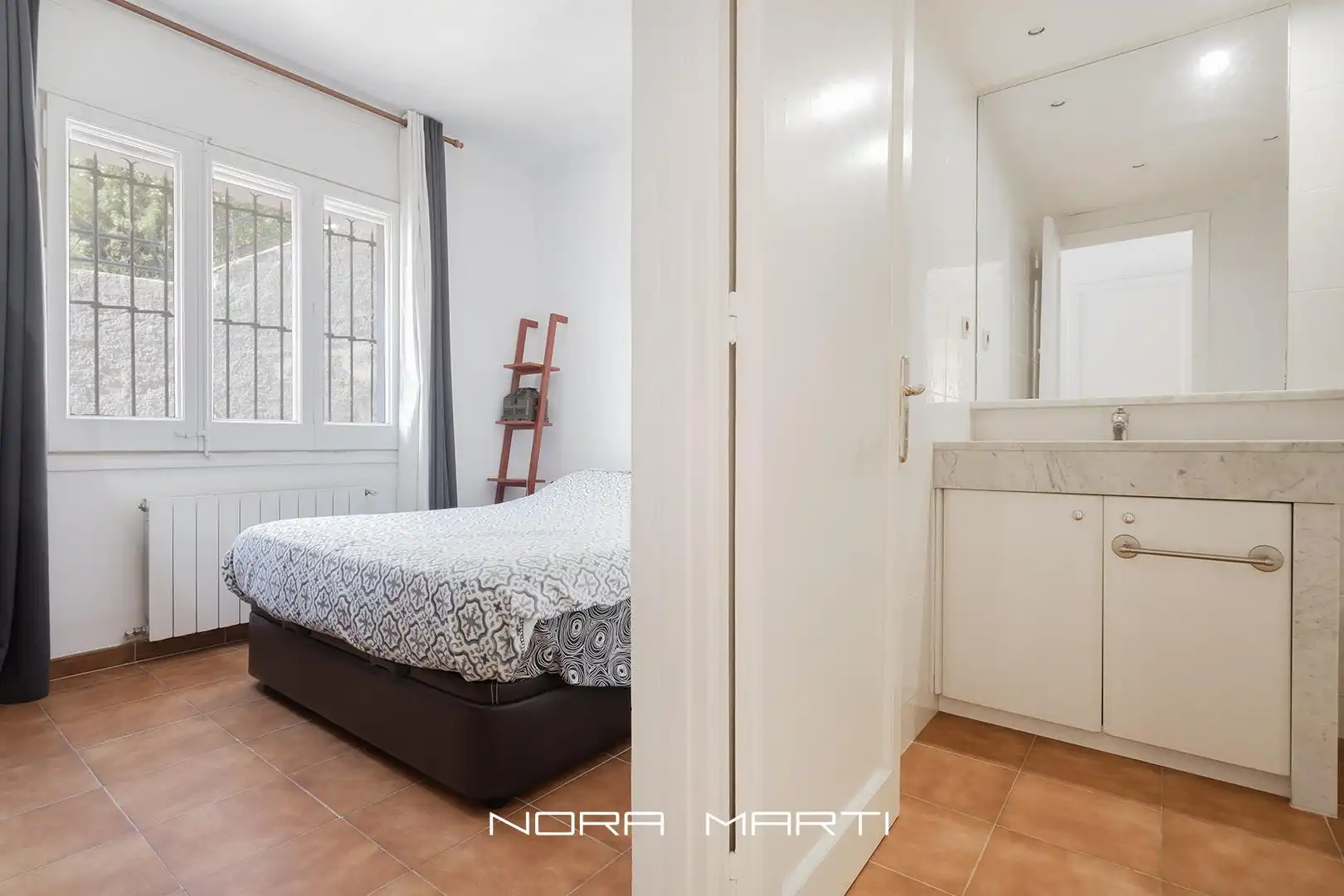 Habitación de Casa o chalet en venta en Esplugues de Llobregat con Jardín privado, Piscina y Alarma
