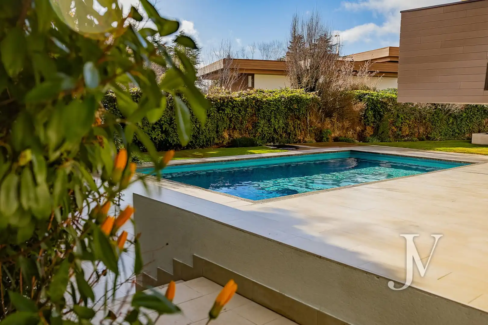Piscina de Casa o chalet en venta en Madrid con Aire acondicionado, Calefacción y Jardín privado