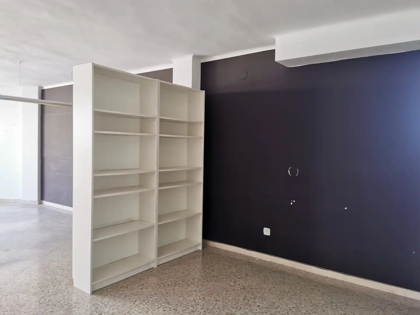 Office for sale in Manresa  with Air Conditioner