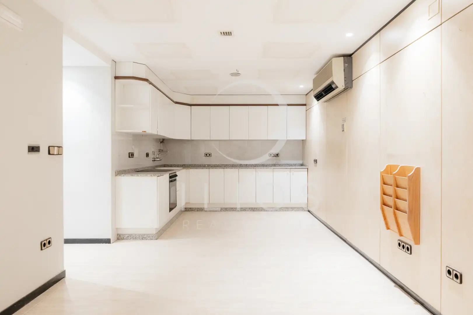 Cocina de Oficina en venta en Valencia con Aire acondicionado y Balcón
