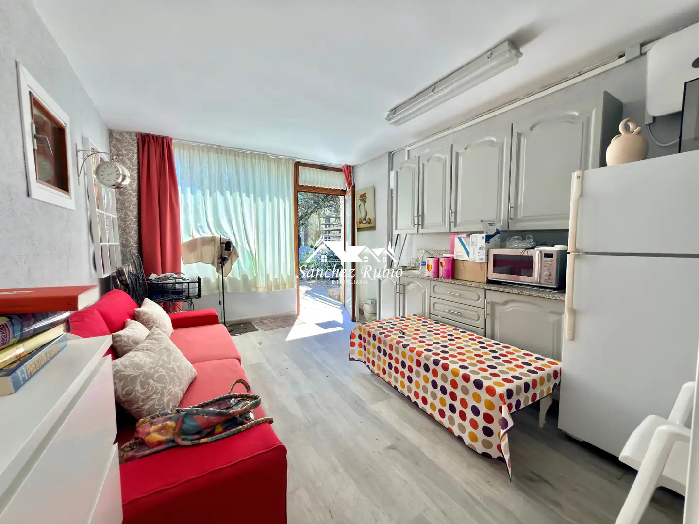 Sala d'estar de Casa o xalet en venda en Torrelodones amb Calefacció, Jardí privat i Parquet