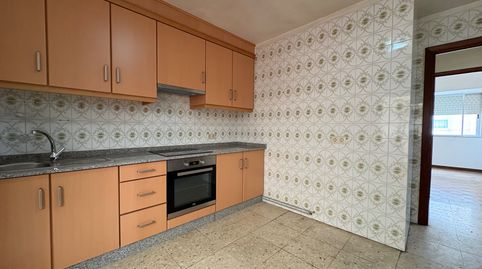 Foto 2 de Piso en venta en Rúa Santiago, Piñeiros- Freixeiro, Narón
