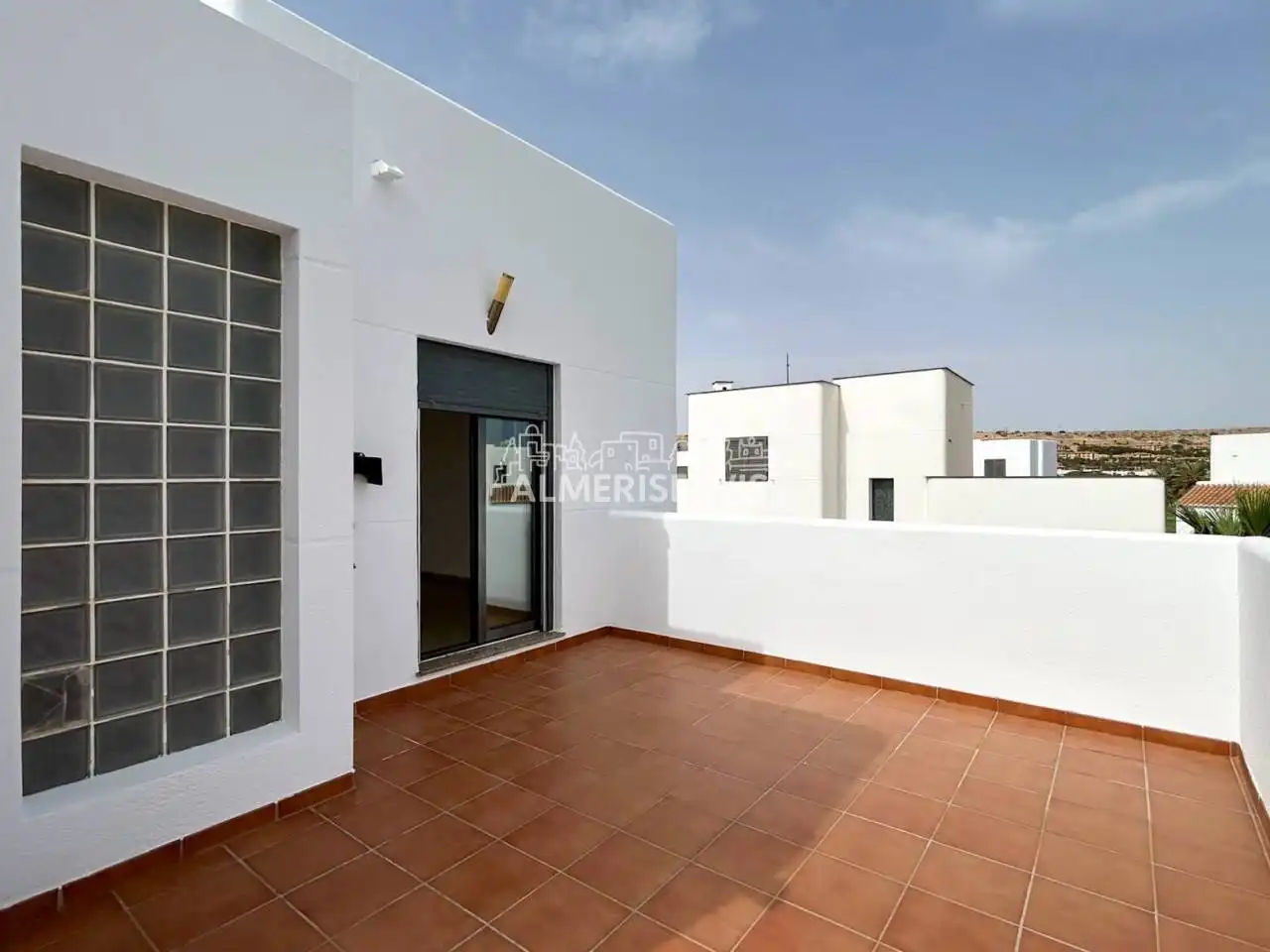 Vista exterior de Casa o xalet en venda en El Ejido amb Terrassa i Piscina