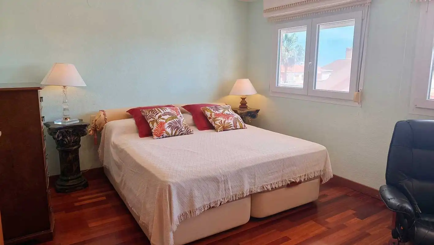 Habitación de Apartamento en venta en Xeraco con Aire acondicionado, Calefacción y Jardín privado