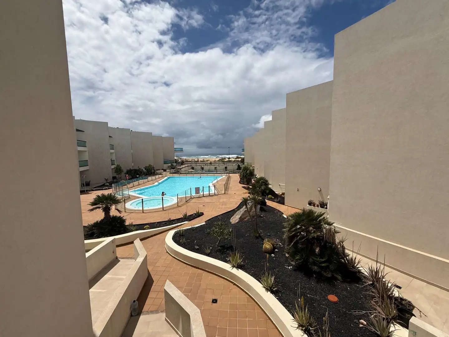 Piscina de Apartament en venda en La Oliva amb Terrassa, Balcó i Piscina comunitària