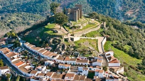Casa en venta en el Centro de Cortegana a Reformar