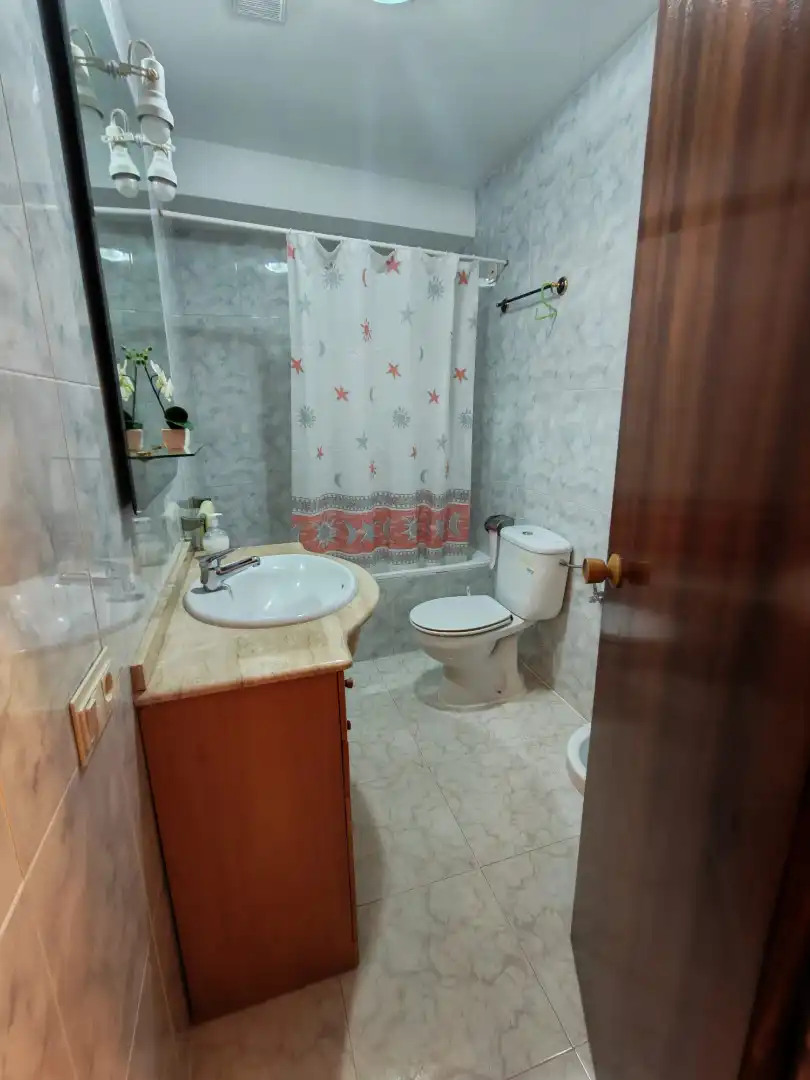 Baño de Casa o chalet en venta en Buenache de Alarcón con Amueblado, Lavadora y TV
