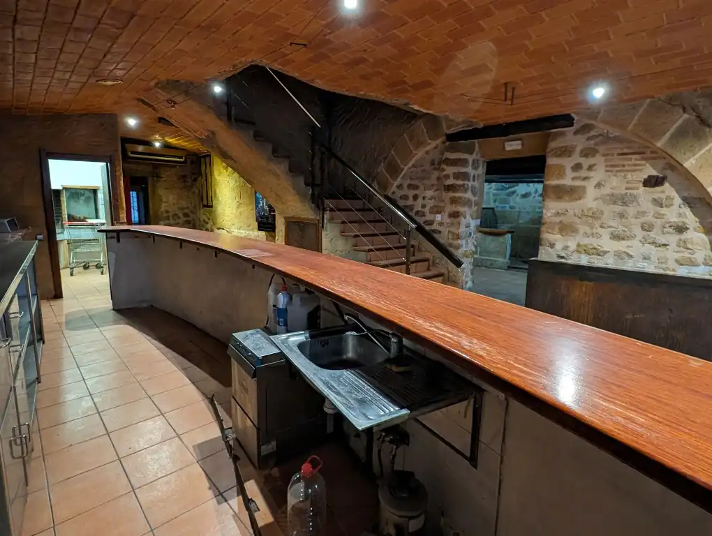 Houses for sale in Cretas  with Terrace, Storage room and Balcony