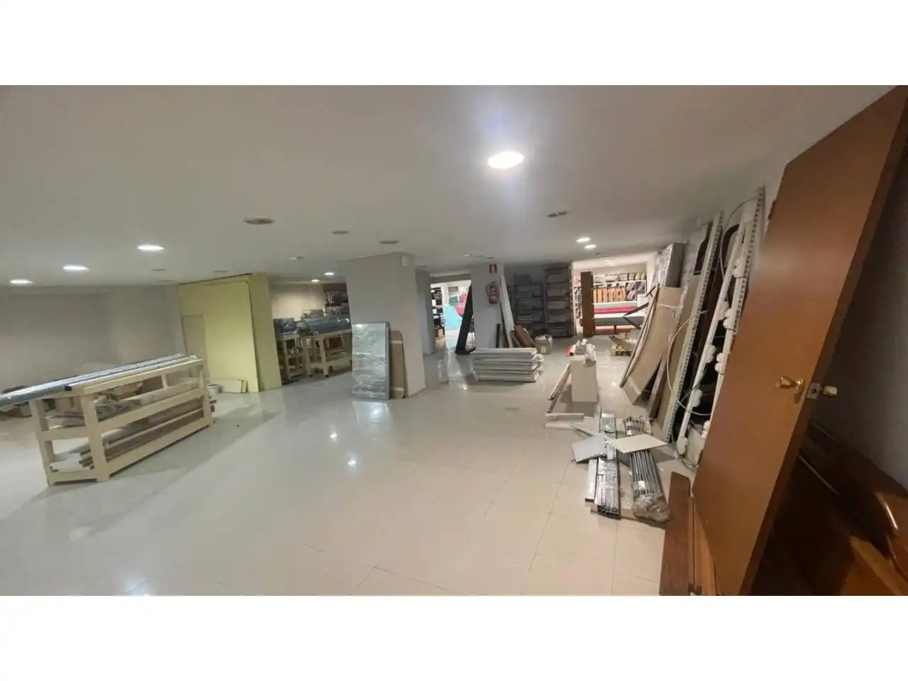 Local comercial en venta en Milán - Pumarín - Teatinos, imagen 5