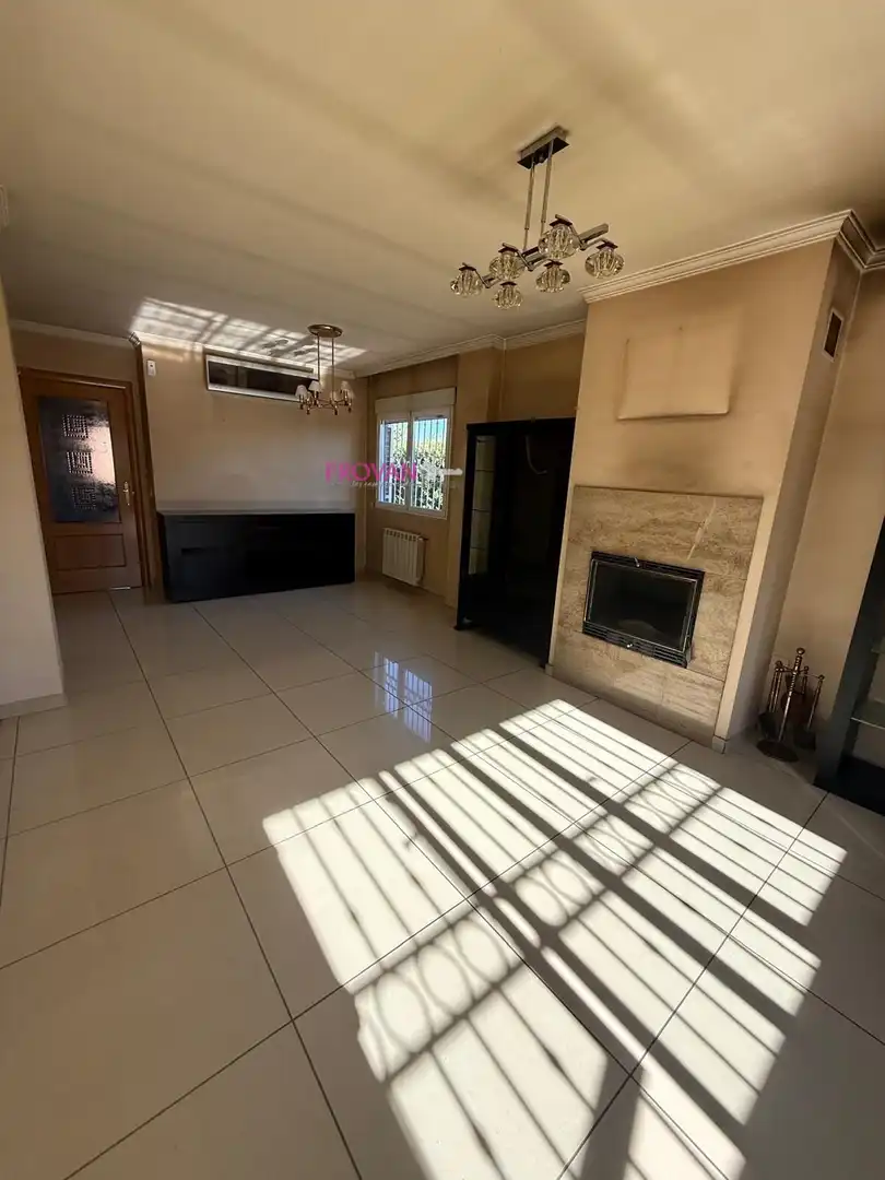 Sala de estar de Casa o chalet en venta en Torres de la Alameda con Aire acondicionado, Calefacción y Terraza