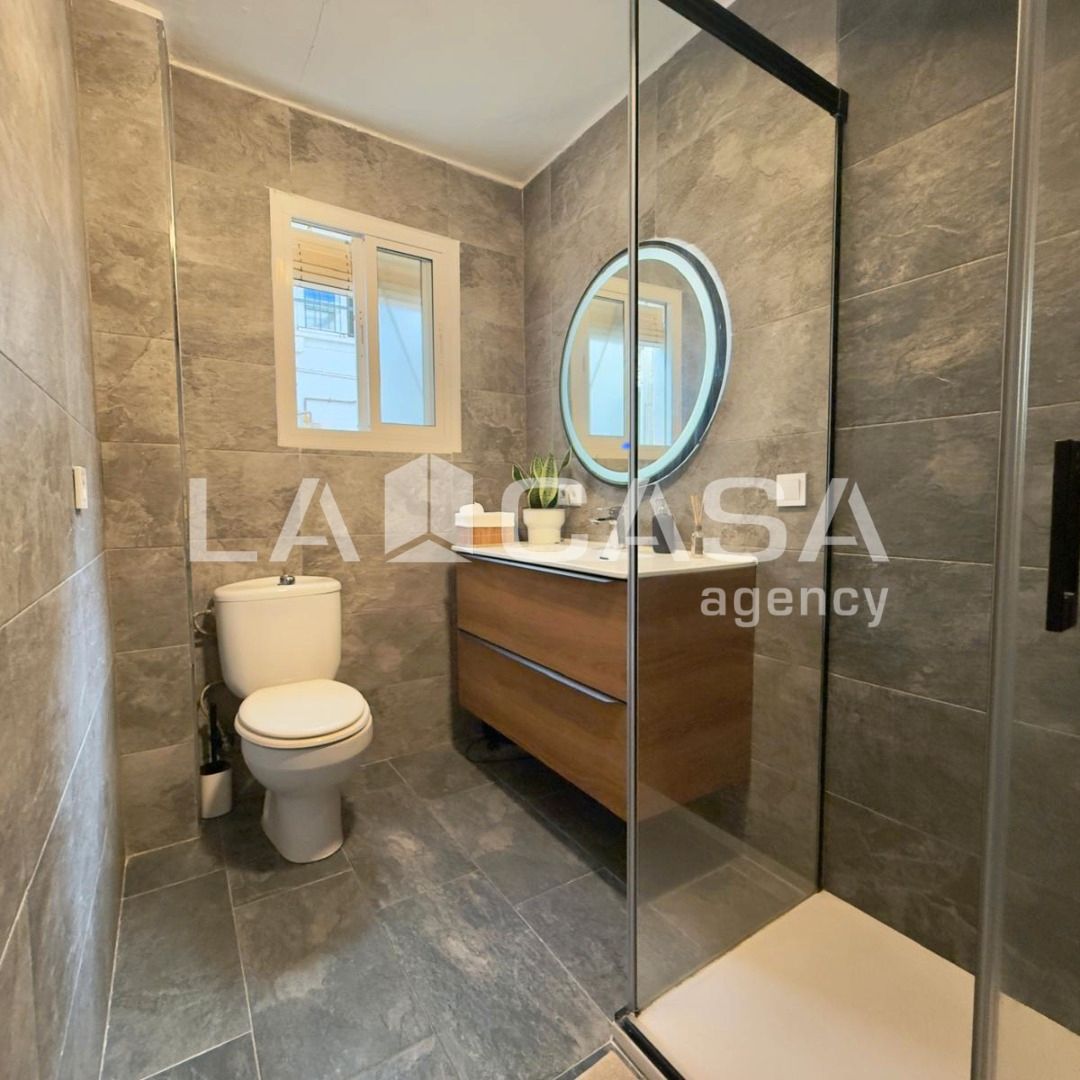 Bathroom of Flat for sale in  Sevilla Capital  with Terrace and Storage room
