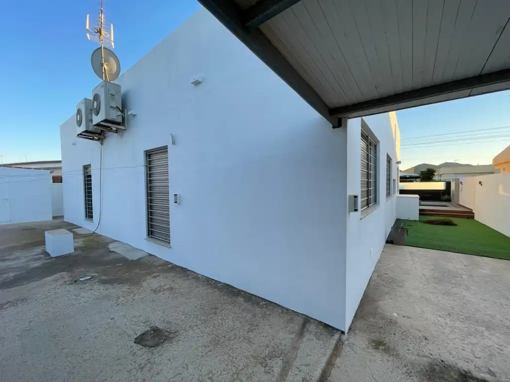Vista exterior de Casa o chalet en venta en Cartagena con Aire acondicionado, Terraza y Piscina