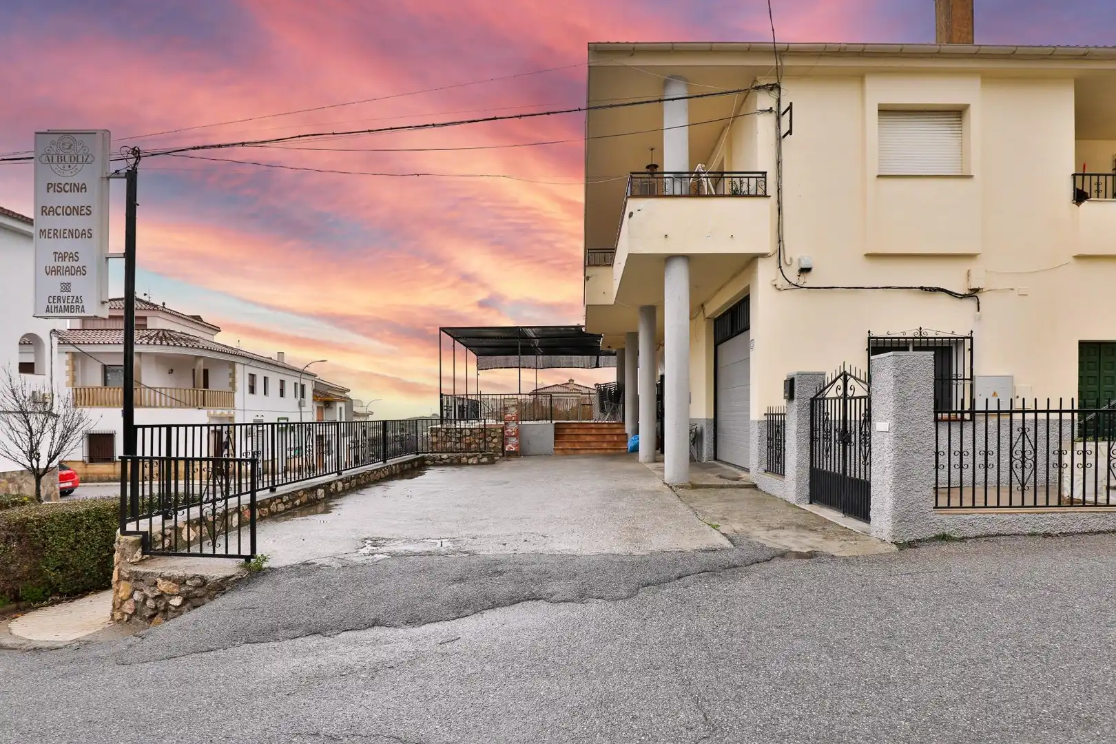 Exterior view of Houses for sale in Lecrín