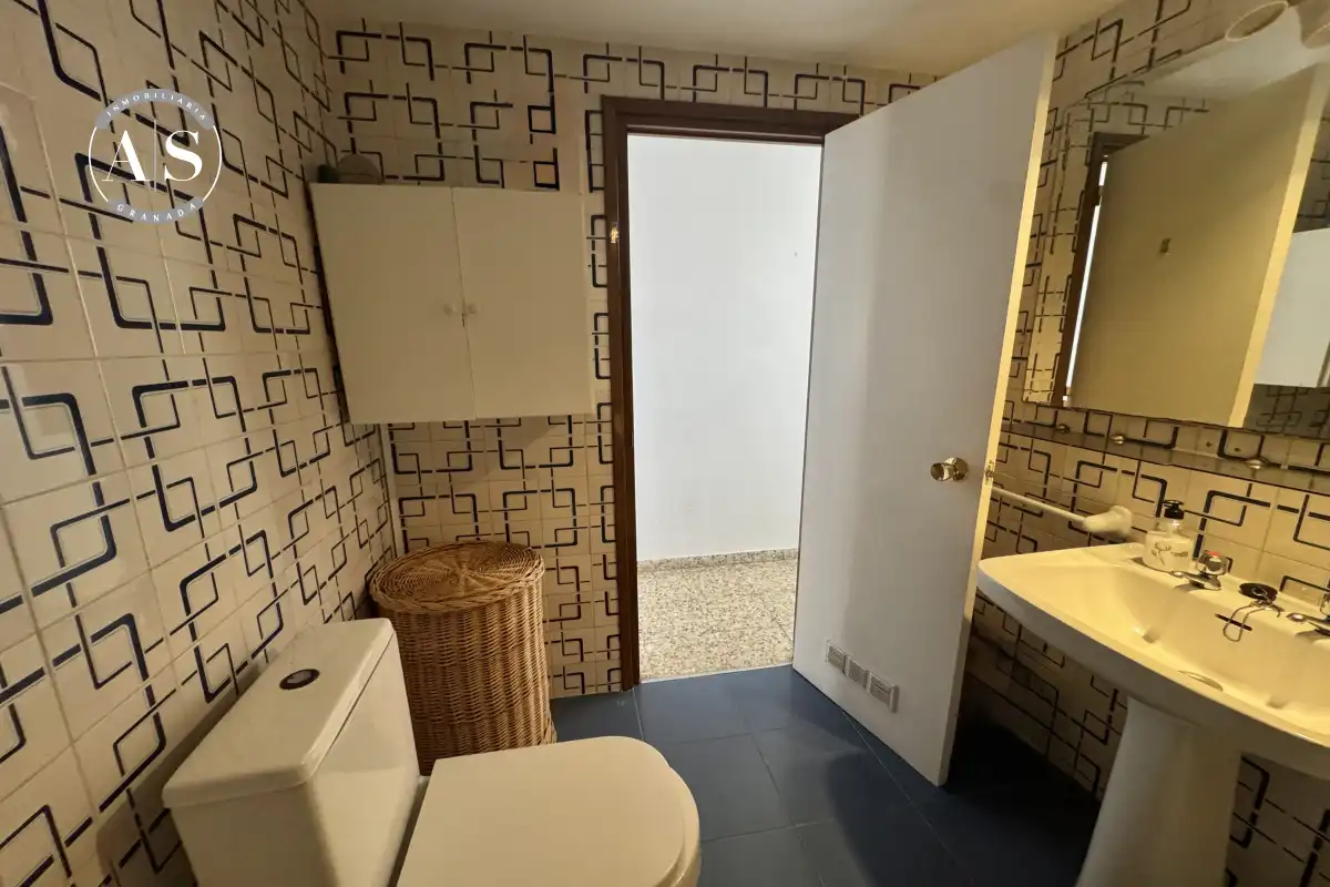 Bathroom of Flat for sale in Málaga  with Terrace