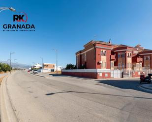 Exterior view of Single-family semi-detached for sale in Cúllar Vega  with Air Conditioner and Terrace