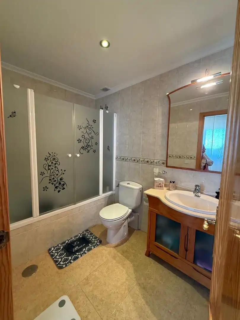 Bany de Casa o xalet en venda en Camarena amb Aire condicionat, Calefacció i Jardí privat
