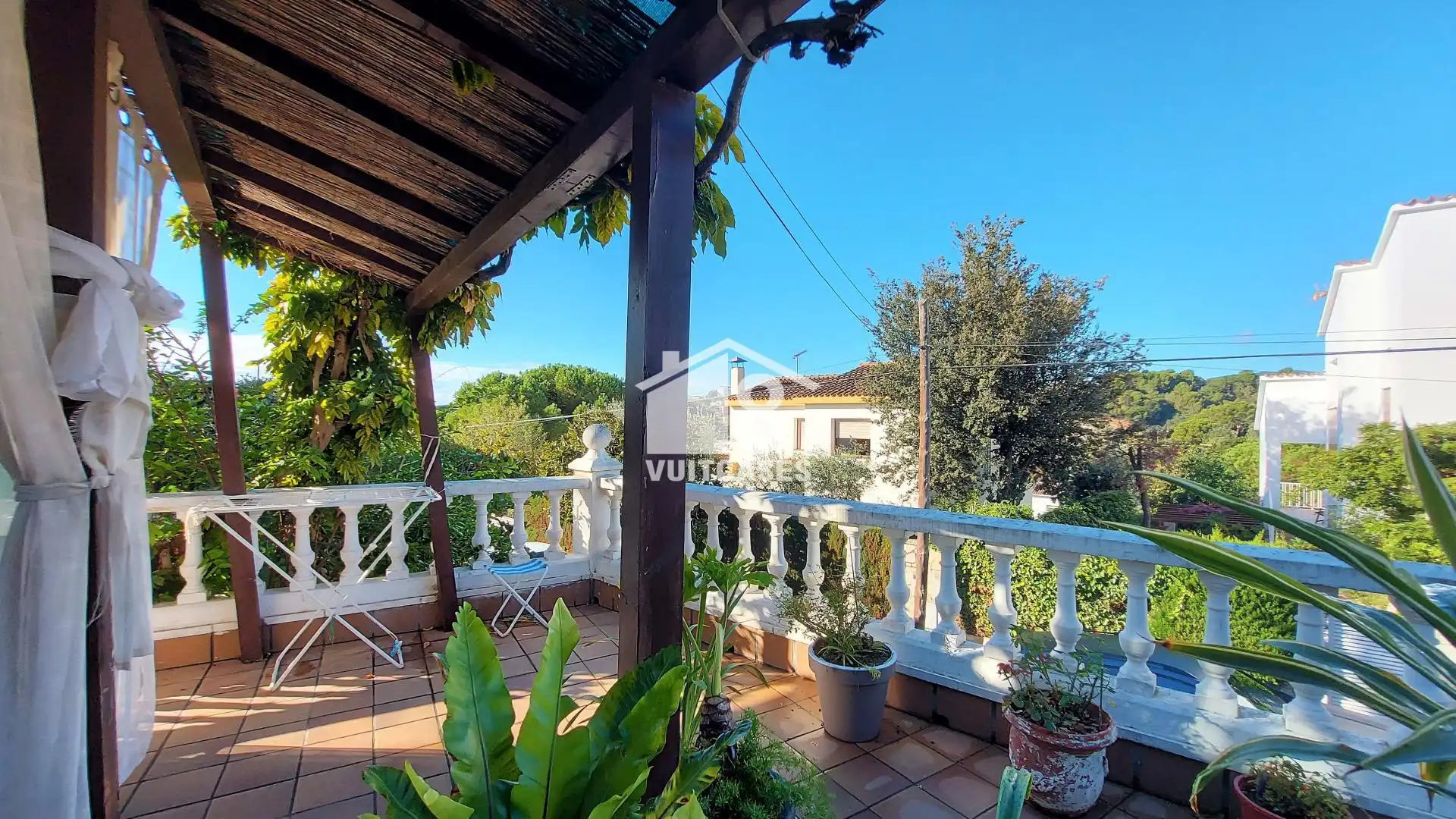 Vista exterior de Casa o xalet en venda en Arenys de Mar amb Calefacció, Terrassa i Piscina