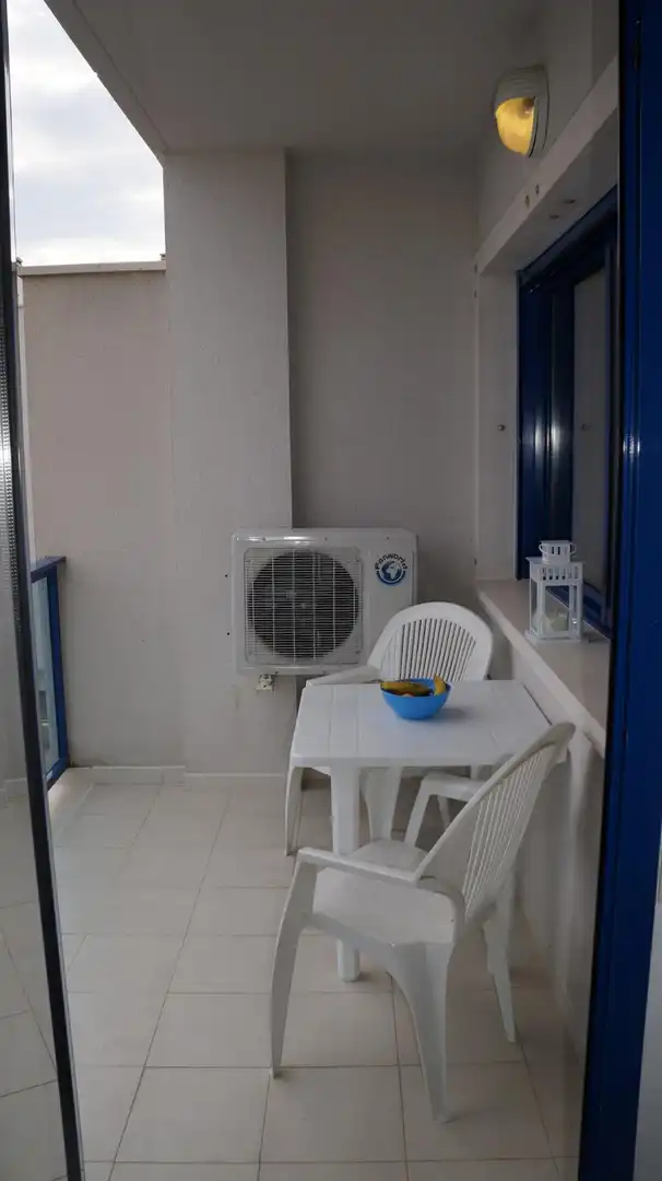Terrassa de Apartament en venda en Alicante / Alacant amb Aire condicionat, Moblat i Balcó