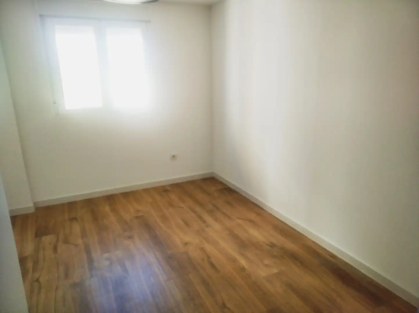 Habitación de Apartamento de alquiler en El Campello con Aire acondicionado, Calefacción y Parquet