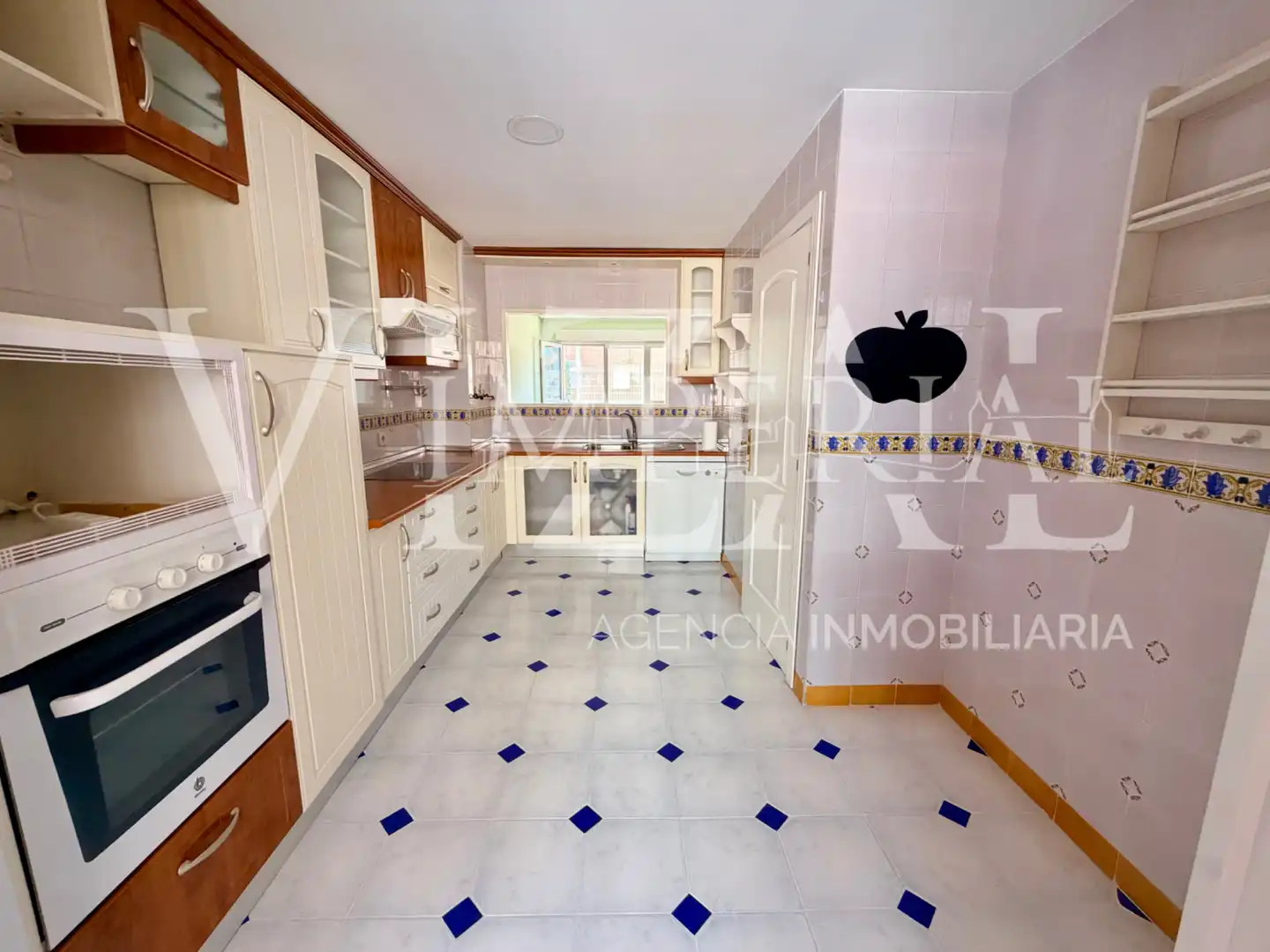 Cuina de Casa adosada en venda en Toledo amb Aire condicionat, Parquet i Terrassa