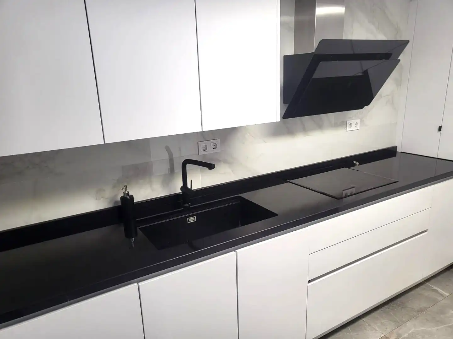 Cocina de Dúplex en venta en Rincón de la Victoria con Aire acondicionado, Terraza y Trastero