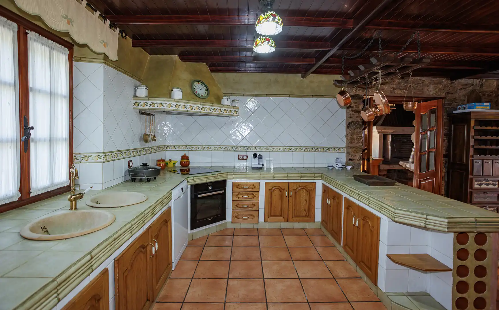 Cocina de Finca rústica en venta en Cospeito con Piscina