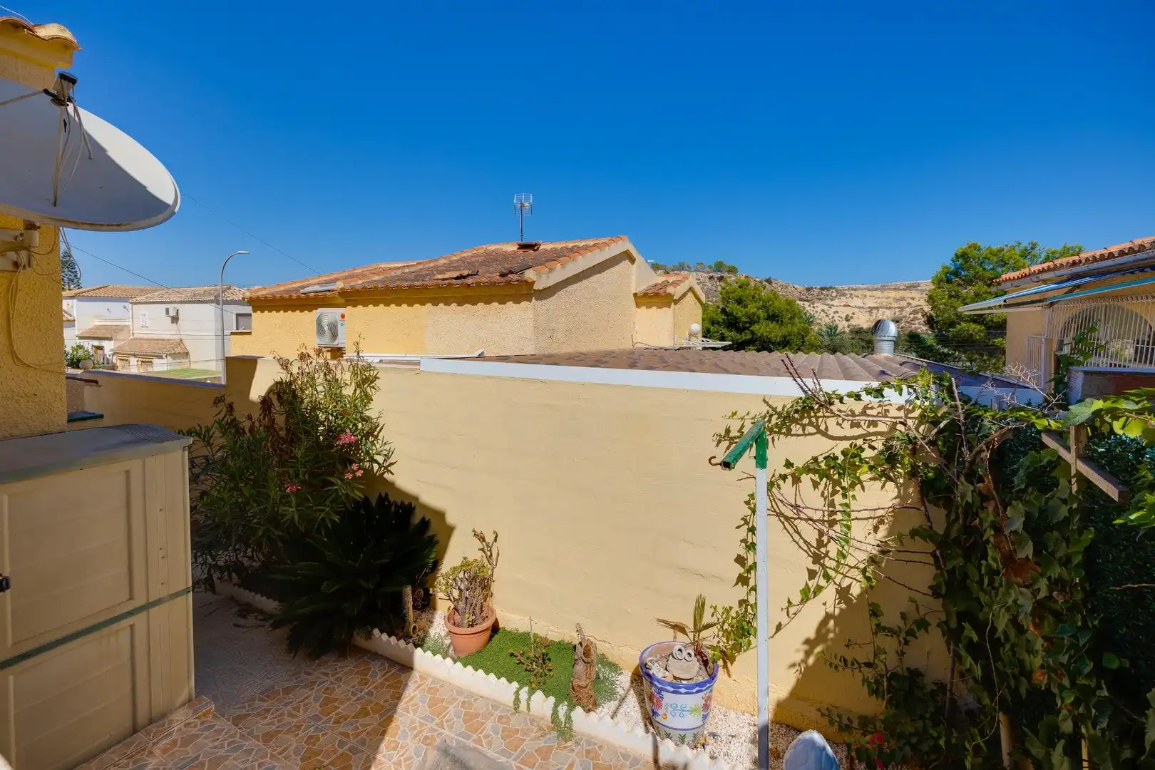Vista exterior de Casa o chalet en venta en San Fulgencio con Aire acondicionado, Calefacción y Jardín privado