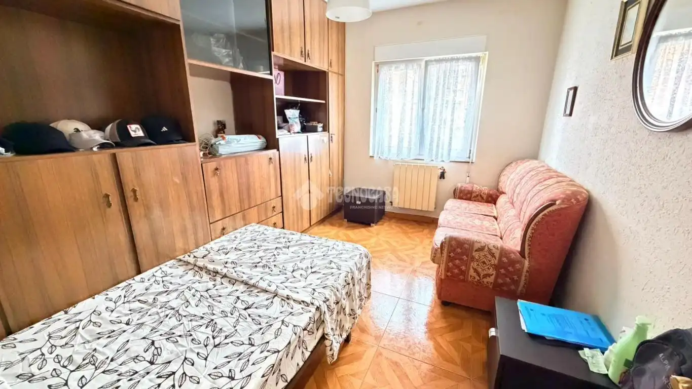 Habitación de Piso en venta en Gijón  con Calefacción y Amueblado