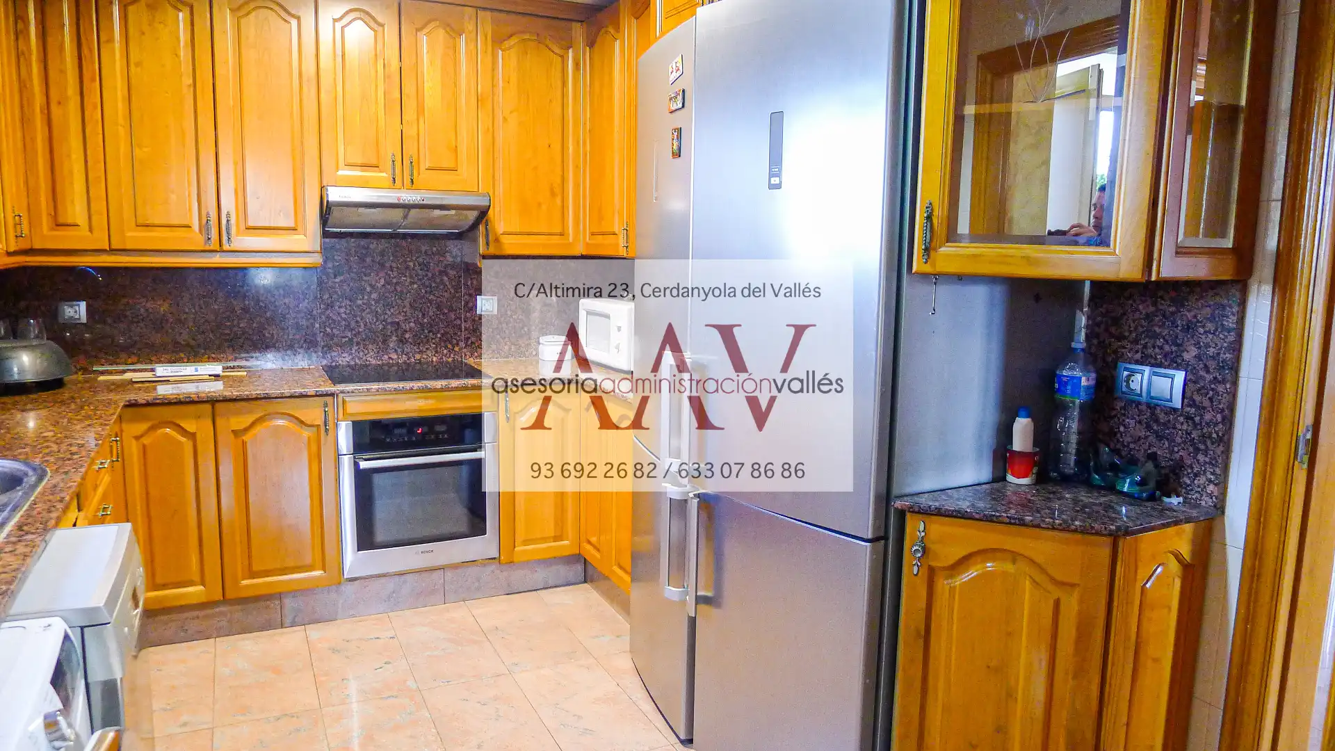 Cuina de Casa o xalet en venda en Cerdanyola del Vallès amb Aire condicionat, Calefacció i Jardí privat