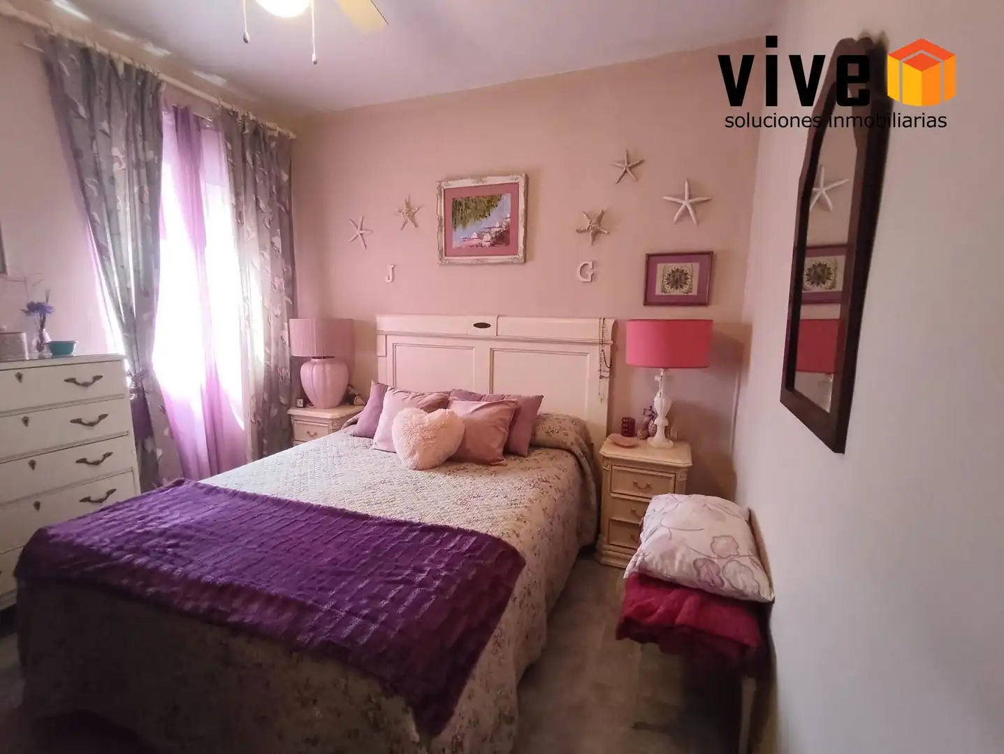 Habitación de Piso en venta en Sevilla con Aire acondicionado, Terraza y Trastero