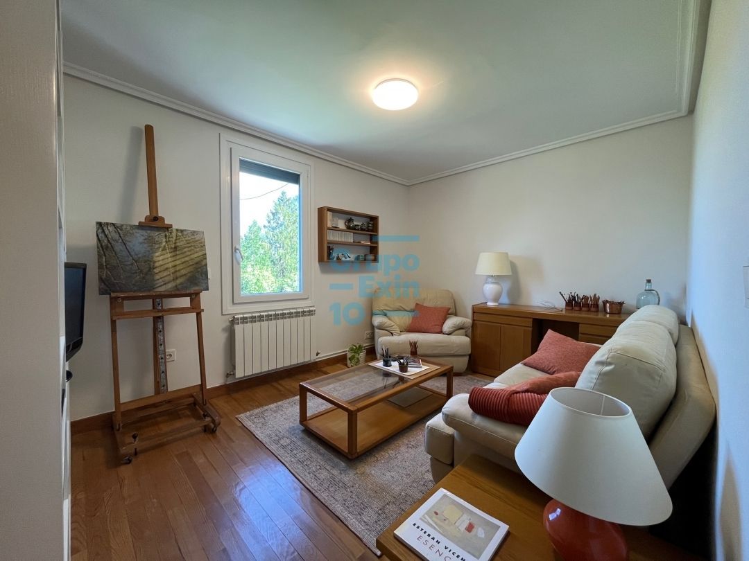 Sala d'estar de Àtic en venda en Donostia - San Sebastián  amb Calefacció