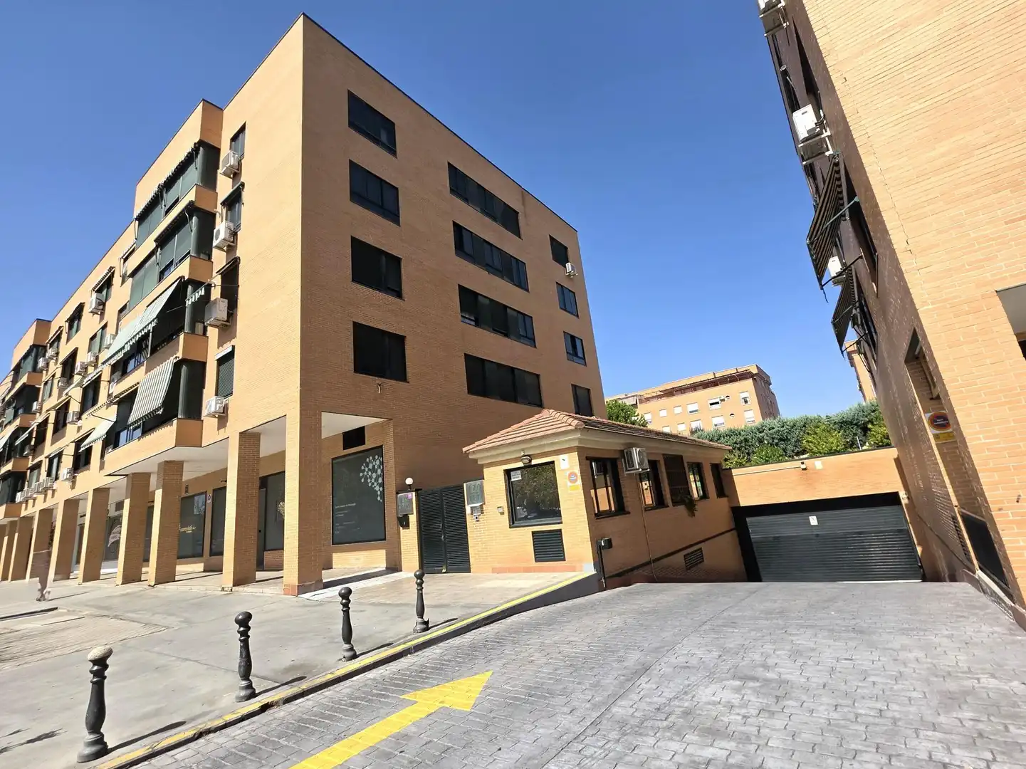 Exterior view of Garage for sale in Valdemoro