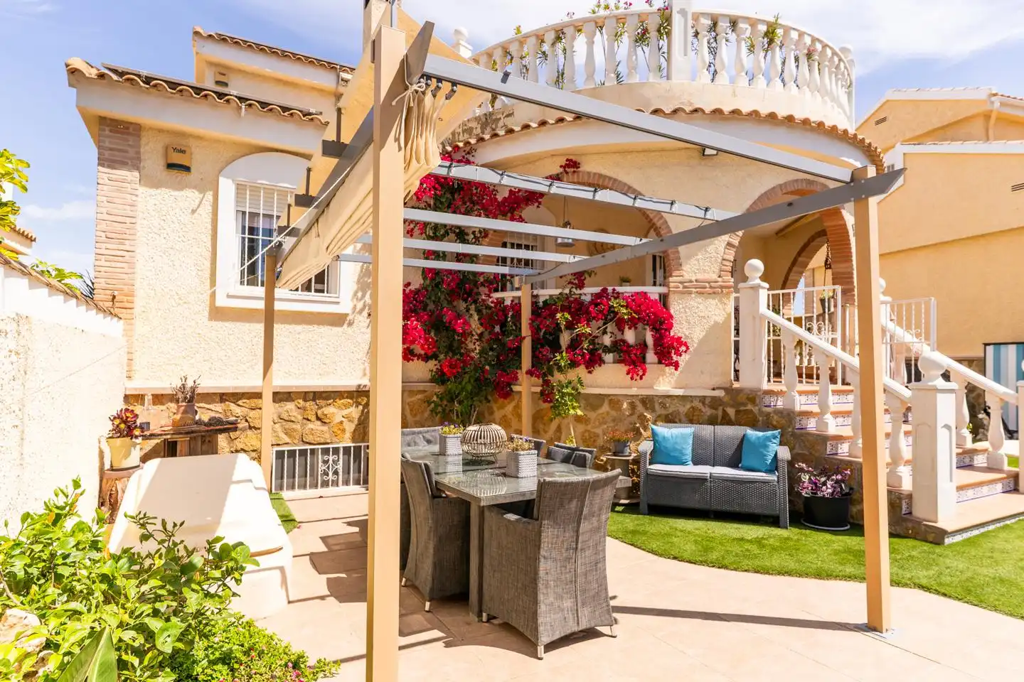 Terrasse von Haus oder Chalet zum Verkauf in Santa Pola mit Klimaanlage, Privatgarten und Terrasse