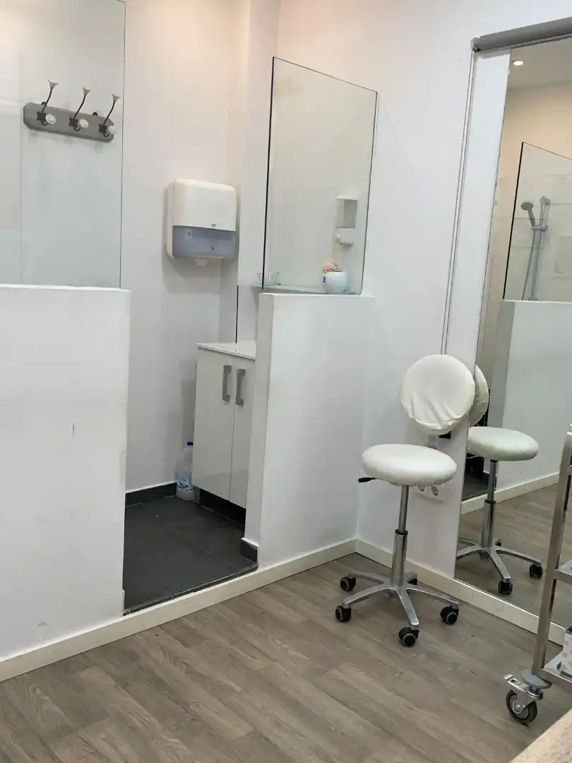 Baño de Local en traspaso en Majadahonda con Aire acondicionado