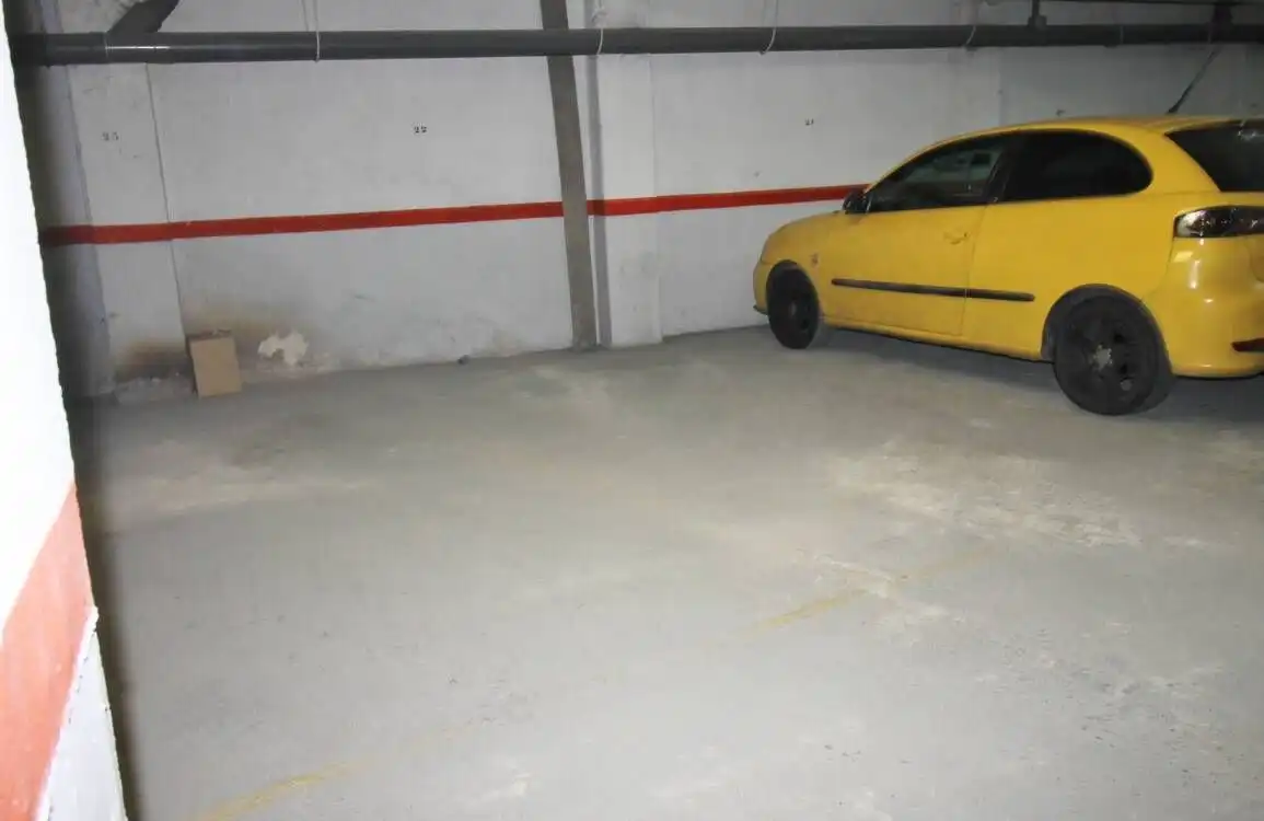 Einzelparkplatz zum Verkauf in Col.legis Nous, imagen 5