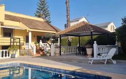 Vista exterior de Casa o xalet en venda en L'Eliana amb Aire condicionat, Terrassa i Piscina