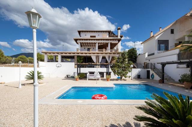 Casa-chalet en Venta en Altos de la Zubia