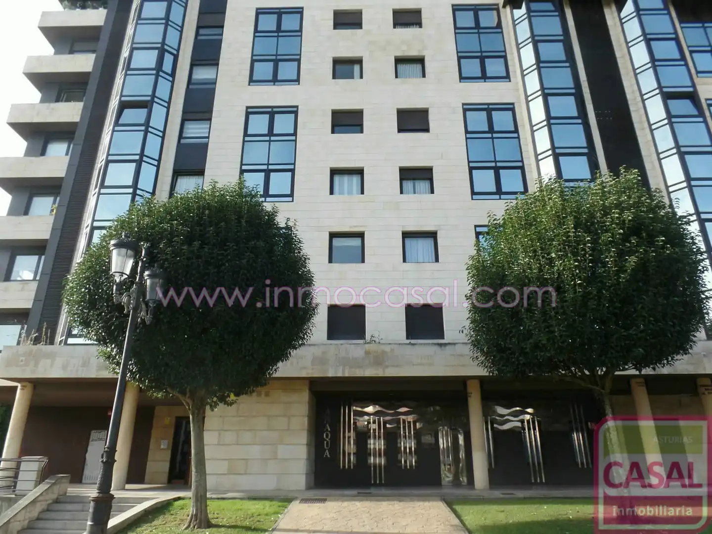 Vista exterior de Piso de alquiler en Oviedo  con Calefacción y Trastero