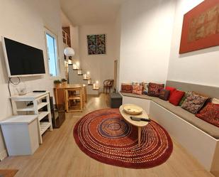 Sala d'estar de Pis de lloguer en  Madrid Capital amb Moblat, Rentadora i TV