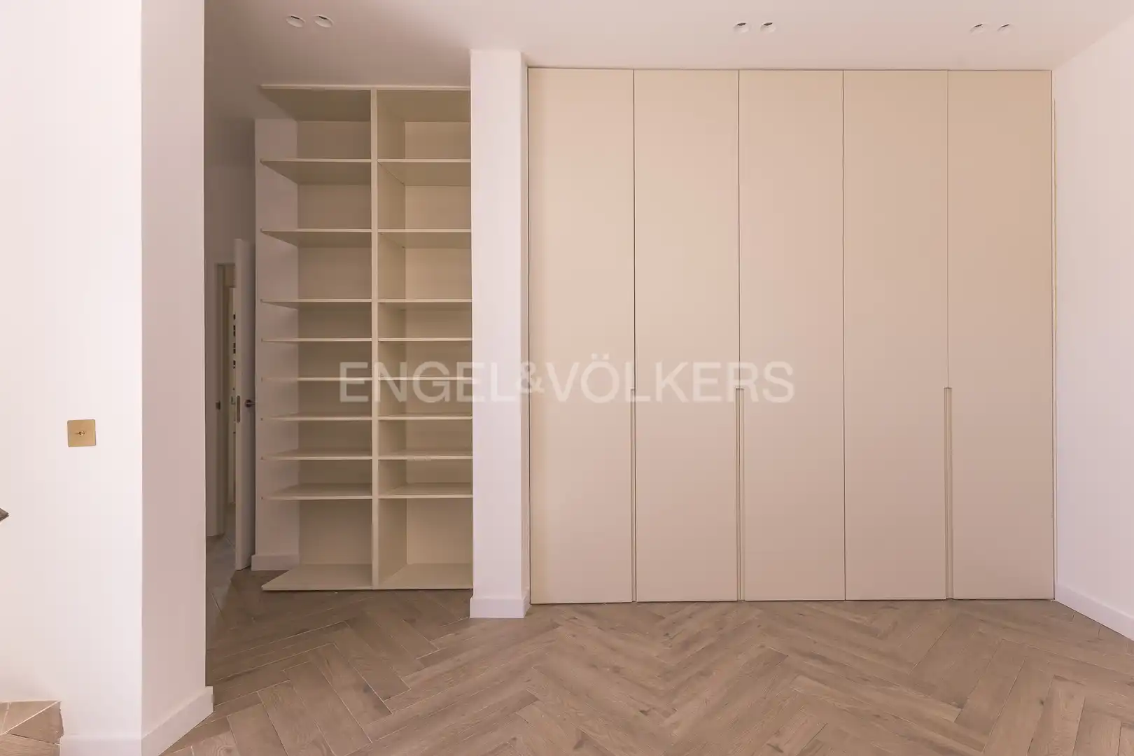 Schlafzimmer von Dachboden zum Verkauf in Madrid mit Klimaanlage, Heizung und Terrasse