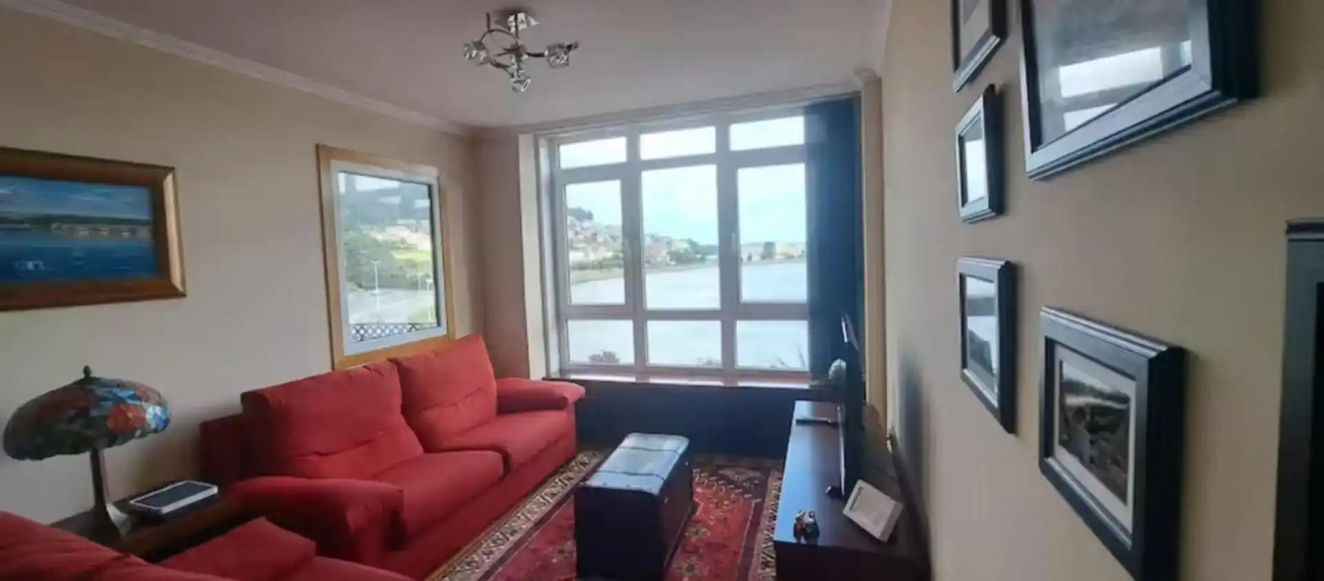 Sala d'estar de Pis en venda en Viveiro amb Parquet, Traster i Piscina