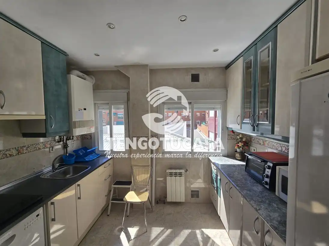 Kitchen of Flat for sale in Madrid  with Heating, Storage room and Furnished