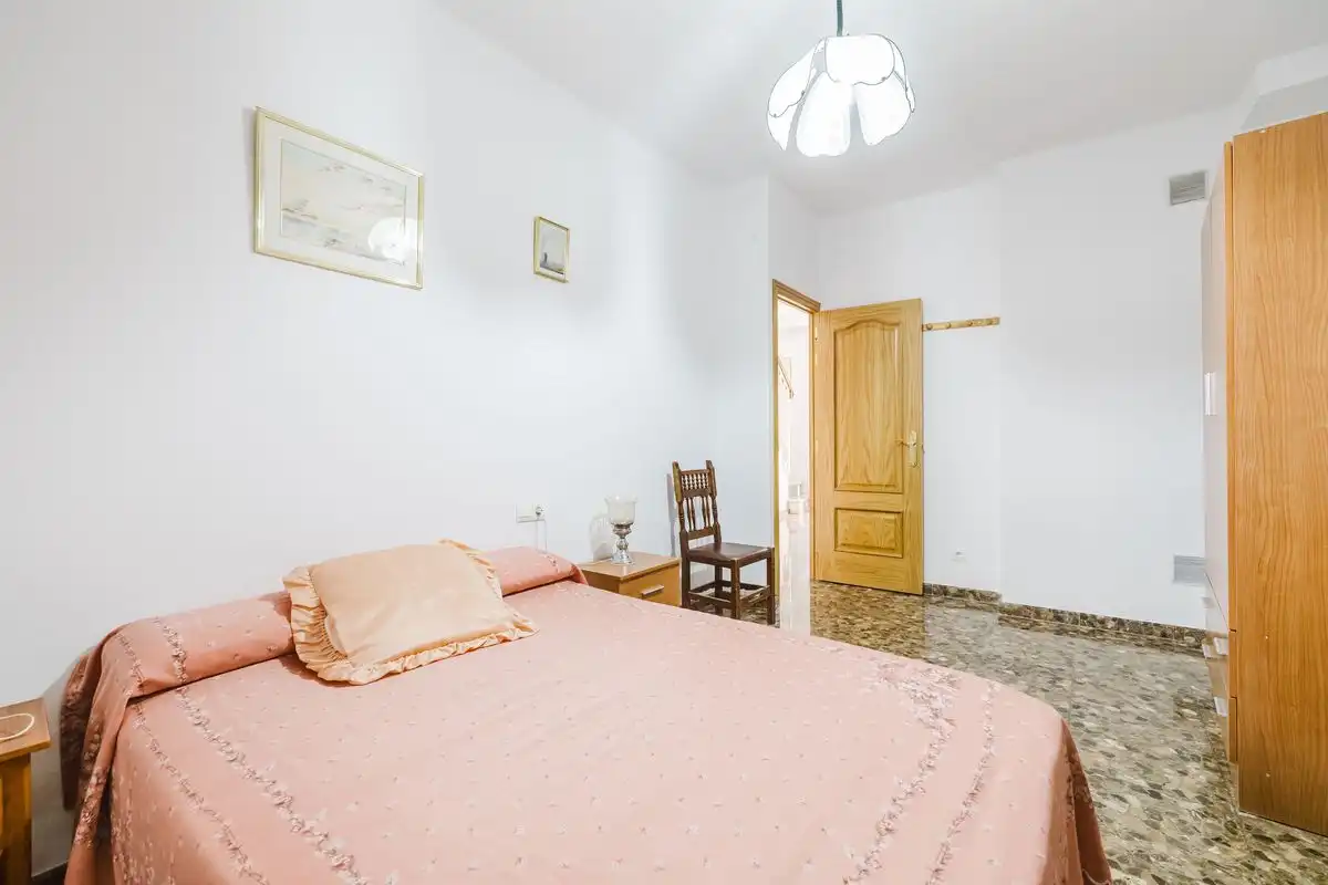 Dormitori de Casa adosada en venda en Nerja amb Calefacció, Terrassa i Balcó