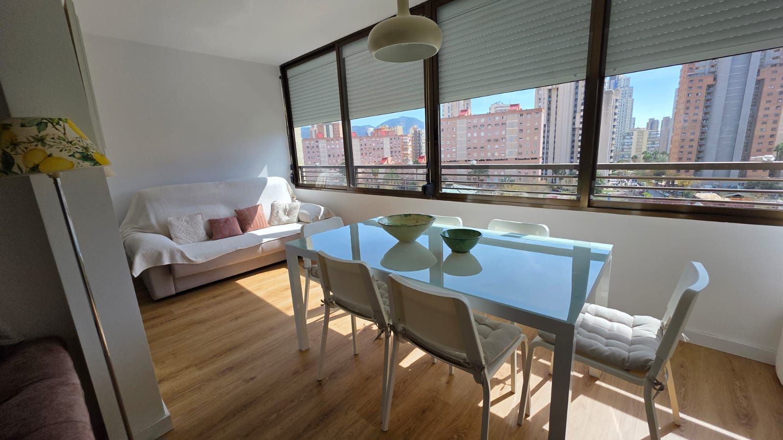 Vista exterior de Apartament en venda en Benidorm amb Piscina, Moblat i Piscina comunitària